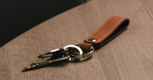 How to make a paracord keychain?