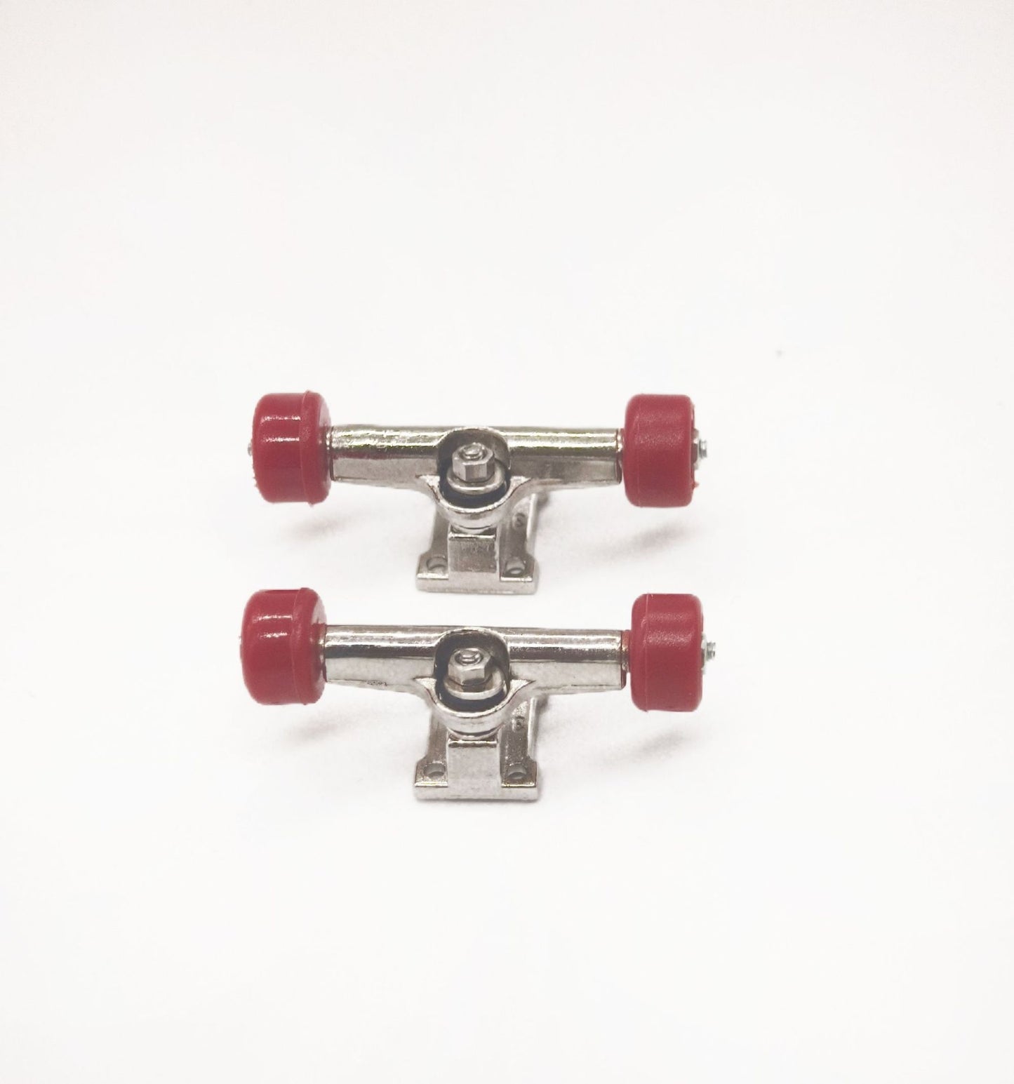 finger board trucks red wheels